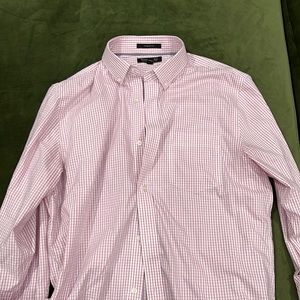 Banana republic standard fit dress shirt. Pink